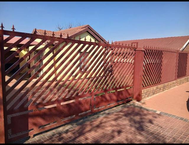 3 BEDROOM HOUSE FOR SALE IN DANVILLE